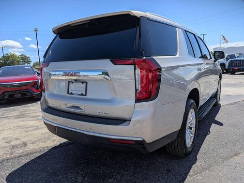Pearl Beige Metallic 2021 GMC Yukon SLT