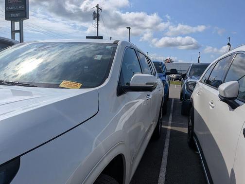 White Frost Tricoat 2025 Buick Enclave Avenir FWD