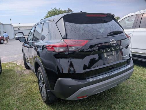 Super Black 2023 Nissan Rogue SV