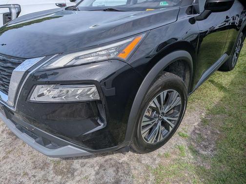 Super Black 2023 Nissan Rogue SV