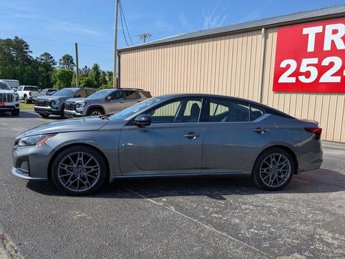 2023 Nissan Altima SR VC-Turbo FWD