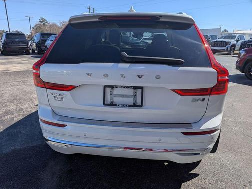 2023 Volvo XC60 B6 Ultimate Bright Theme