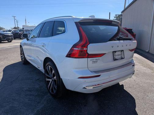 2023 Volvo XC60 B6 Ultimate Bright Theme