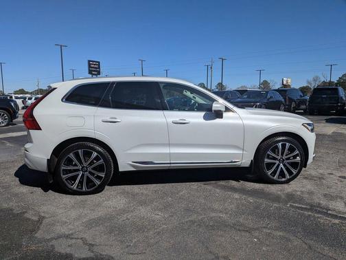 2023 Volvo XC60 B6 Ultimate Bright Theme