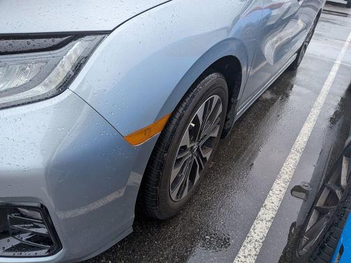 Solar Silver Metallic 2025 Honda Odyssey Elite
