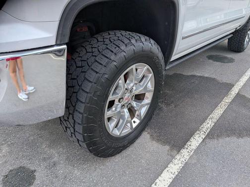 Summit White 2017 GMC Sierra 1500 SLT
