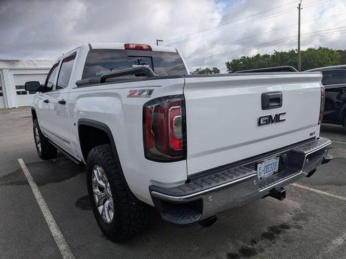Summit White 2017 GMC Sierra 1500 SLT