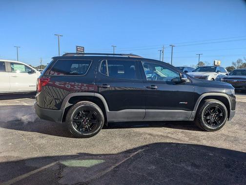 2022 GMC Acadia AWD AT4