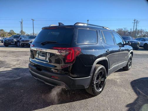 2022 GMC Acadia AWD AT4