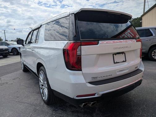 White Frost Tricoat 2025 GMC Yukon XL Denali