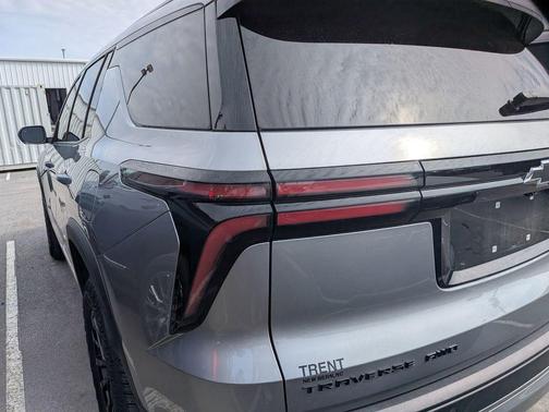 Sterling Gray Metallic 2025 Chevrolet Traverse AWD Z71
