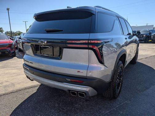 Sterling Gray Metallic 2025 Chevrolet Traverse AWD Z71