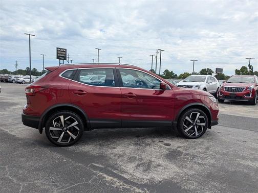 2022 Nissan Rogue Sport SL