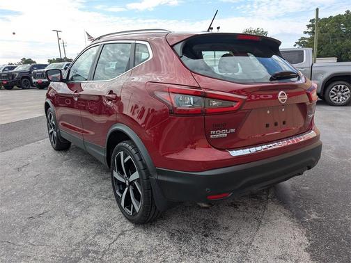 2022 Nissan Rogue Sport SL