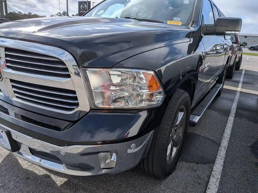 Brilliant Black Crystal Pearlcoat 2017 RAM 1500 Big Horn