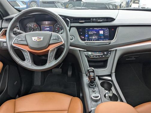 2022 Cadillac XT5 Premium Luxury