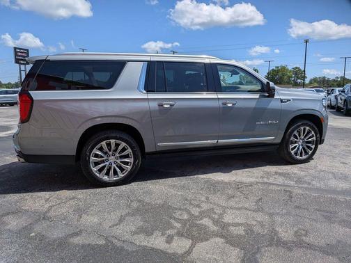 Sterling Metallic 2023 GMC Yukon XL Denali