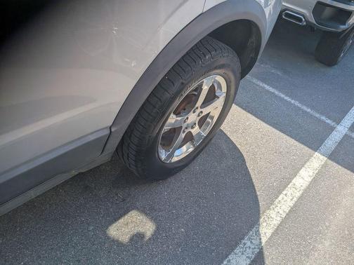 Silver Ice Metallic 2012 Chevrolet Captiva Sport 2LS