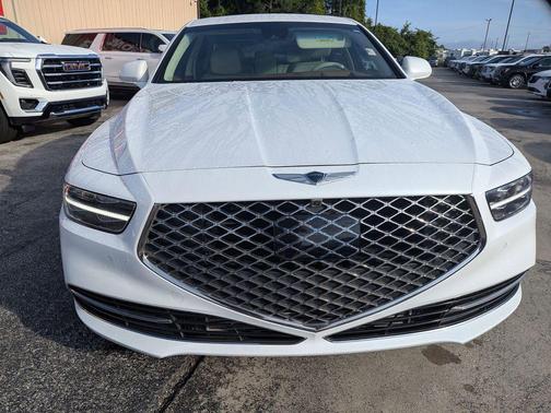 Uyuni White 2021 Genesis G90 Premium