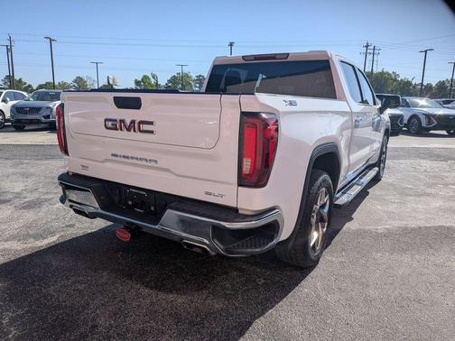 Summit White 2023 GMC Sierra 1500 SLT