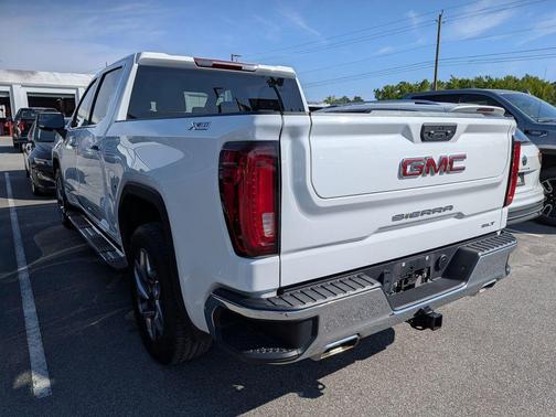 Summit White 2023 GMC Sierra 1500 SLT