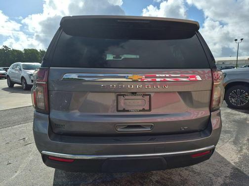 Satin Steel Metallic 2021 Chevrolet Suburban LT