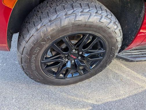 2022 GMC Yukon 4WD AT4