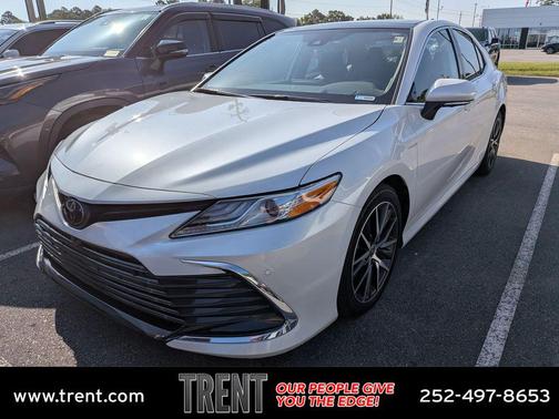 Wind Chill Pearl 2023 Toyota Camry XLE