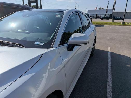 Wind Chill Pearl 2023 Toyota Camry XLE
