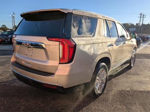 2023 GMC Yukon SLT