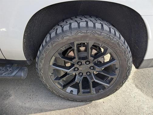 2022 Chevrolet Suburban 4WD Z71