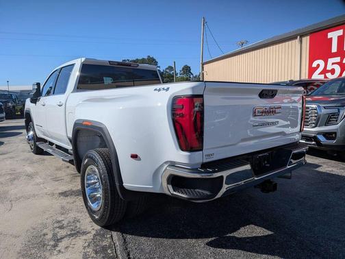 Summit White 2025 GMC Sierra 3500 SLE