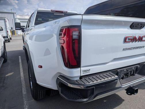 Summit White 2025 GMC Sierra 3500 SLE