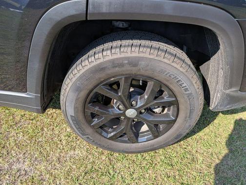 Midnight Sky 2023 Jeep Grand Cherokee Limited