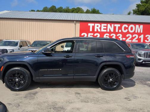 Midnight Sky 2023 Jeep Grand Cherokee Limited