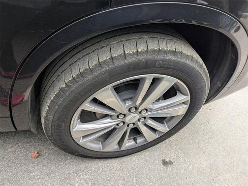 2025 Cadillac XT6 Premium Luxury FWD