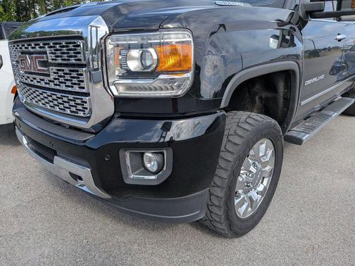 Ebony Twilight Metallic 2019 GMC Sierra 2500 Denali