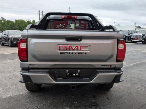 2025 GMC Canyon Base