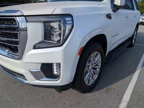 White Frost Tricoat 2023 GMC Yukon XL SLT
