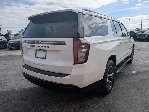 2021 Chevrolet Suburban 4WD Z71