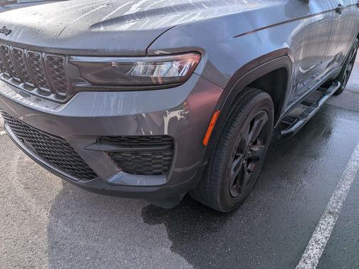 Baltic Gray Metallic Clearcoat 2024 Jeep Grand Cherokee Altitude