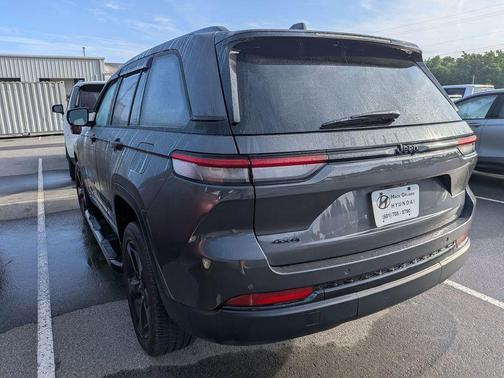 Baltic Gray Metallic Clearcoat 2024 Jeep Grand Cherokee Altitude
