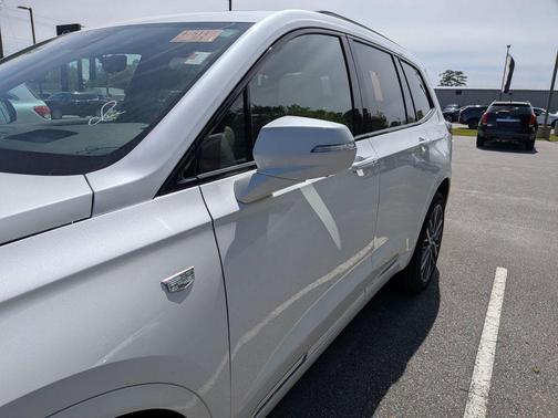 Crystal White Tricoat 2024 Cadillac XT6 Sport AWD