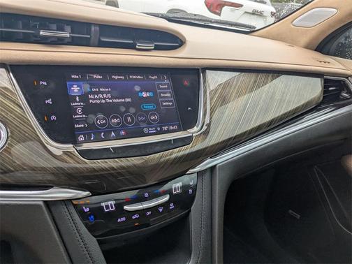 2022 Cadillac XT6 Premium Luxury FWD