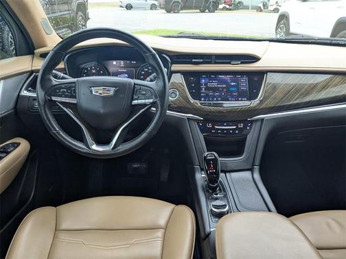 2022 Cadillac XT6 Premium Luxury FWD