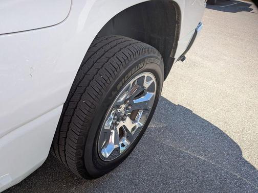 Bright White Clearcoat 2023 RAM 1500 Big Horn/Lone Star