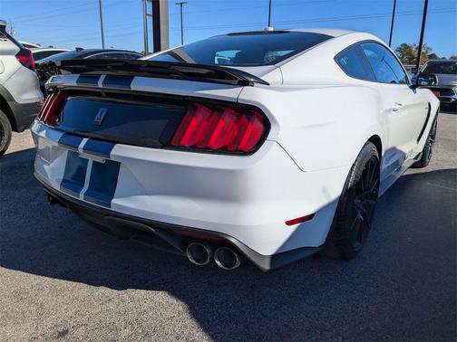 2018 Ford Shelby GT350 Base