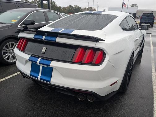 2018 Ford Shelby GT350 Base
