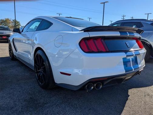 2018 Ford Shelby GT350 Base
