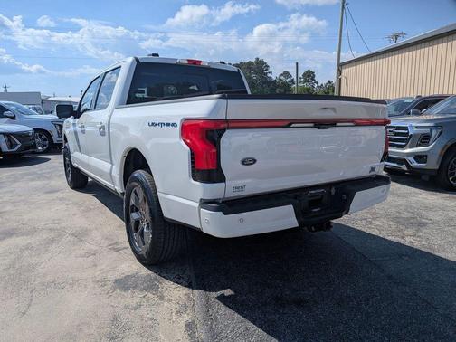 STAR WHITE METALLIC TRICOAT 2023 Ford F-150 Lightning LARIAT